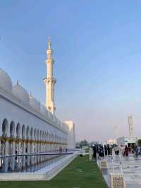 📍 Sheikh Zayed Grand Mosque in Abu Dhabi