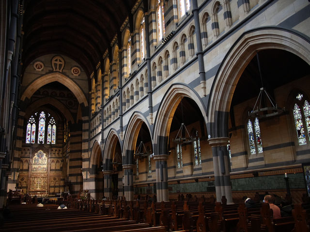 ⛪【墨爾本打卡熱點】聖保羅座堂：市中心最靜謐嘅角落