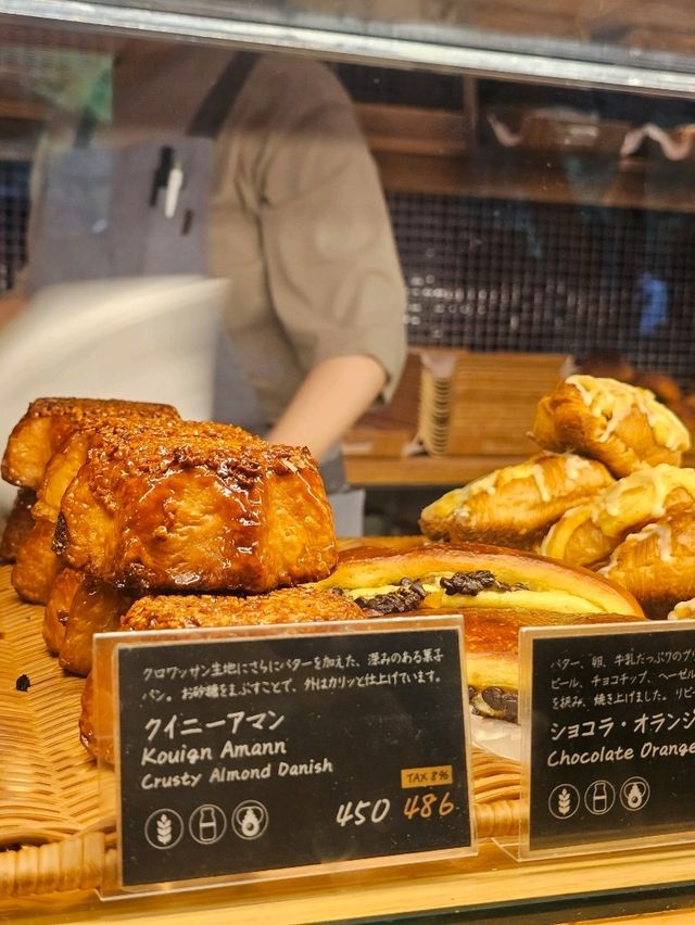 「軽井沢の香りを運ぶパン ― ベーカリー＆カフェ SAWAMURA」