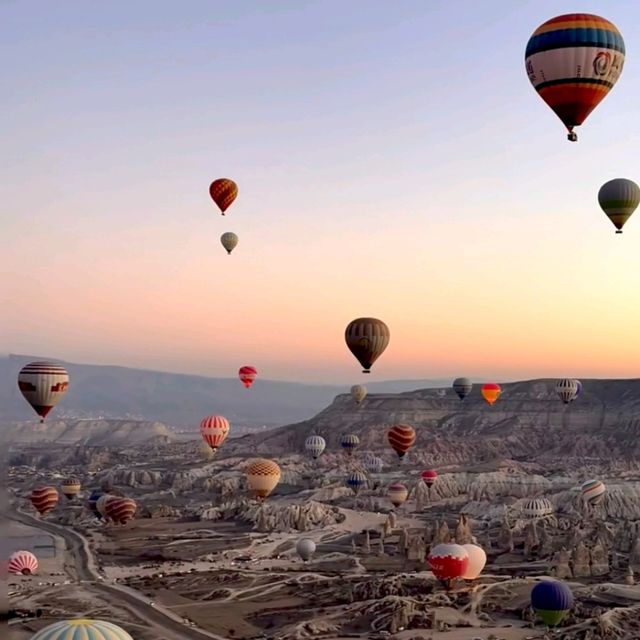 卡帕多奇亞熱氣球之旅:在晨曦中飛越外星地貌 卡帕多奇亞熱氣球之旅:在晨曦中飛越外星地貌