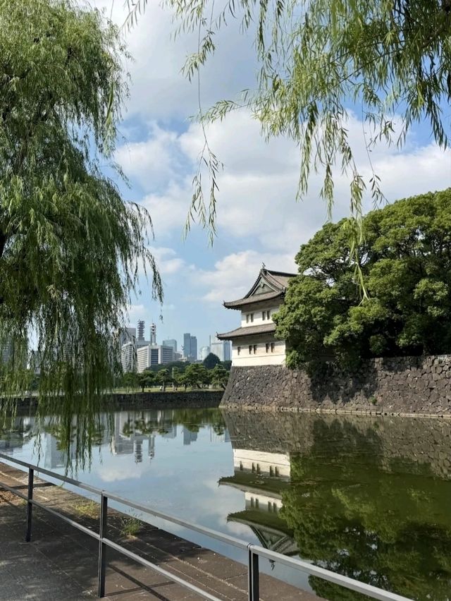 THE IMPERIAL PALACE. THE IMPERIAL PALACE.