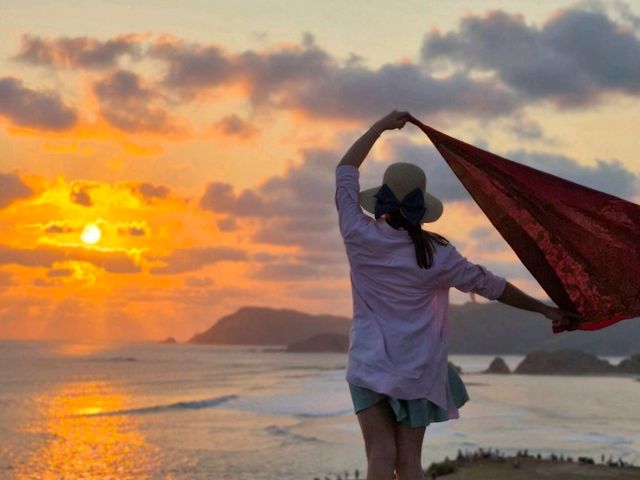 Lombok Beach Dream🌊 chasing sunsets Lombok Beach Dream🌊 chasing sunsets