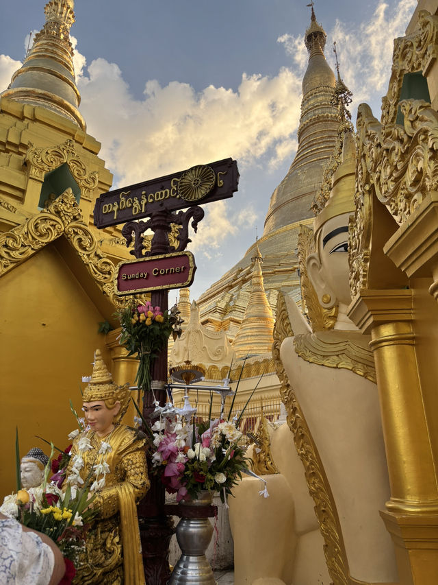 The most sacred golden Buddhist temple in Myanmar: Shwedagon Pagoda ✨