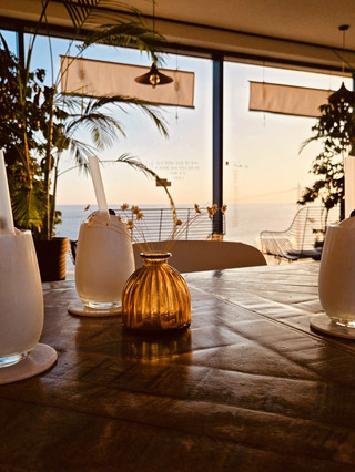 The Perfect Photo Zone and Spacious Environment at Jeju Cafe Seureureuk (제주카페스르륵)