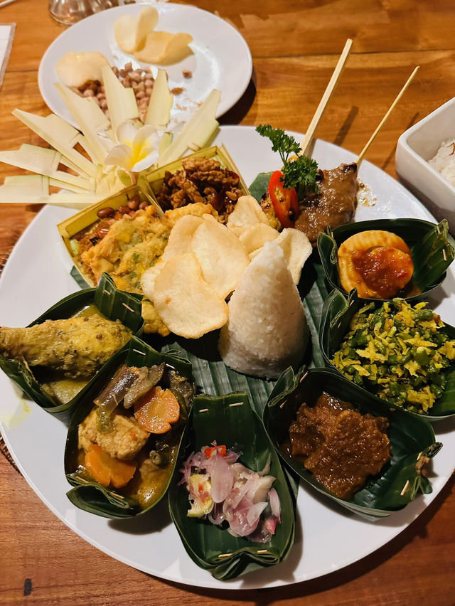 Candlelit Charm at Miro’s Garden, Ubud 🌿🍴 Candlelit Charm at Miro’s Garden, Ubud 🌿🍴