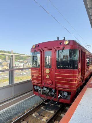 Iyonada Monogatari: Ozu Chapter - A Retro Sightseeing Train Along the Seto Inland Sea