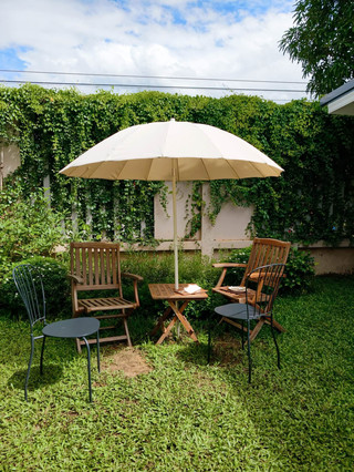 Auntie’s Table Cafe in Ratchaburi is a cafe that offers.