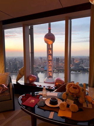 China, Shanghai 🇨🇳 Sebuah hotel dengan pemandangan kota yang tak pernah tidur ✨
