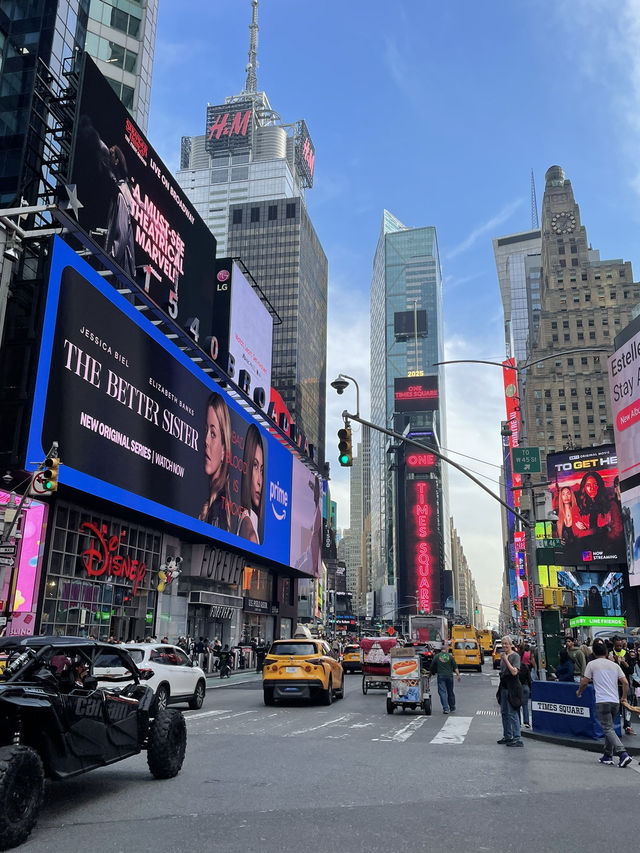 Concrete Jungle that never sleeps! Oh Hello New York, land of great dreams!