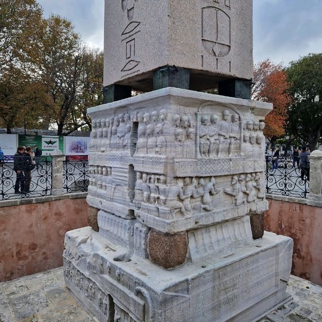🗼🌍 Explore the Iconic Obelisk of Theodosius in Istanbul! 🌆✨


