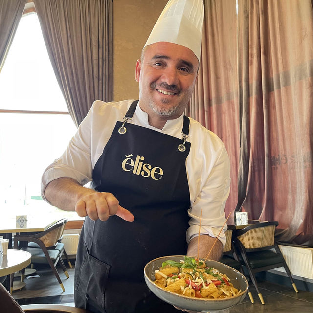 🇹🇷디야르바크르의 가로수길에 새로 문을 연 “Élise restaurant & bar”
