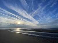 🌊 Crosby Beach Tranquil Retreat 🌅