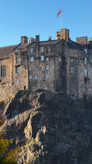 🏰 Edinburgh: A City of Castles, Legends, and Timeless Beauty 🏴✨