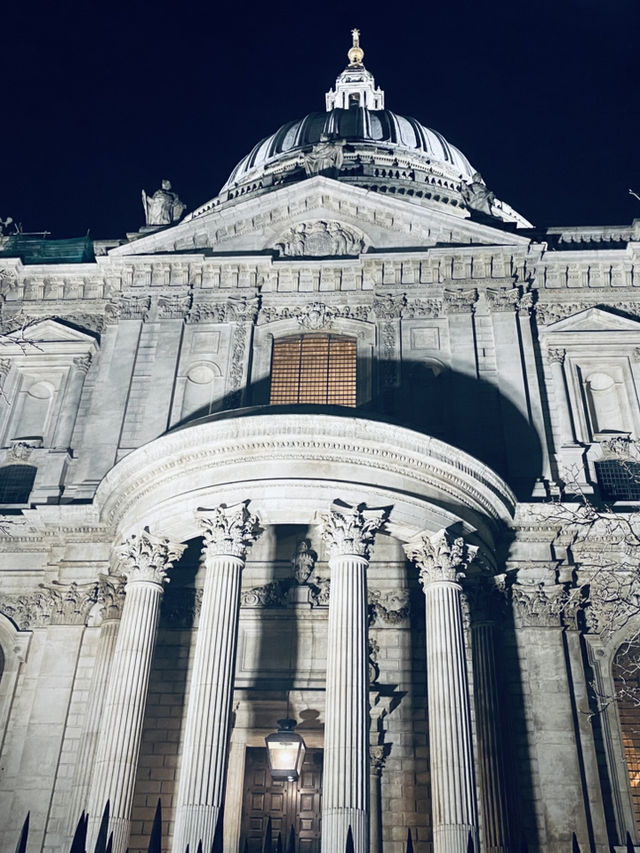 A Magical Christmas Stroll Through London