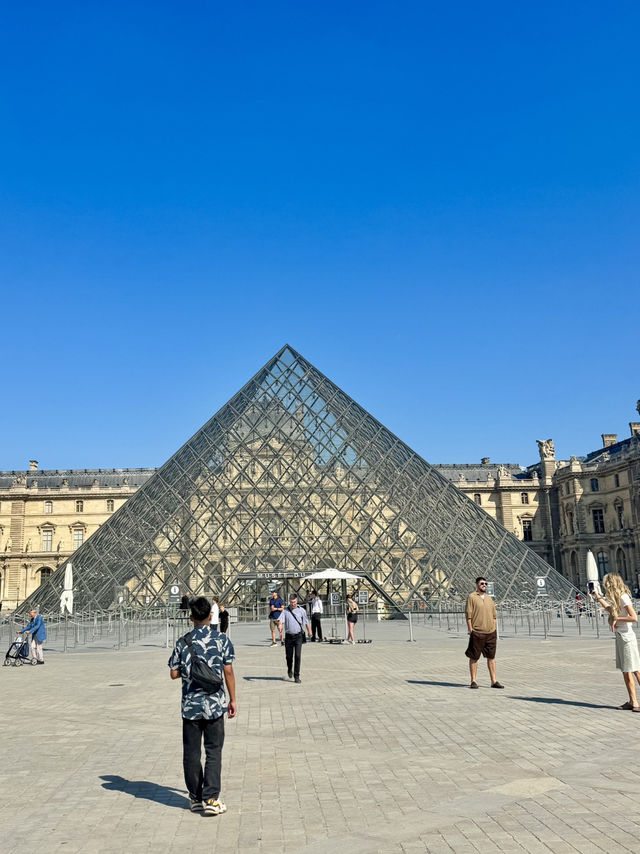 THE HEART OF ART | THE LOUVRE PARIS 