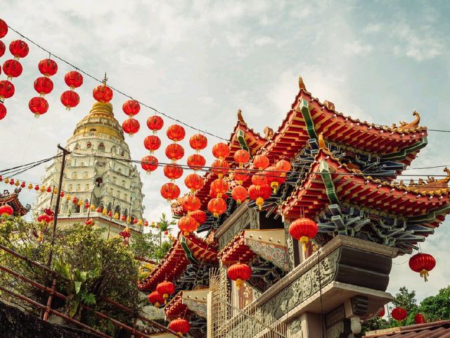 Kek Lok Si Temple: Penang’s Iconic Hilltop Sanctuary