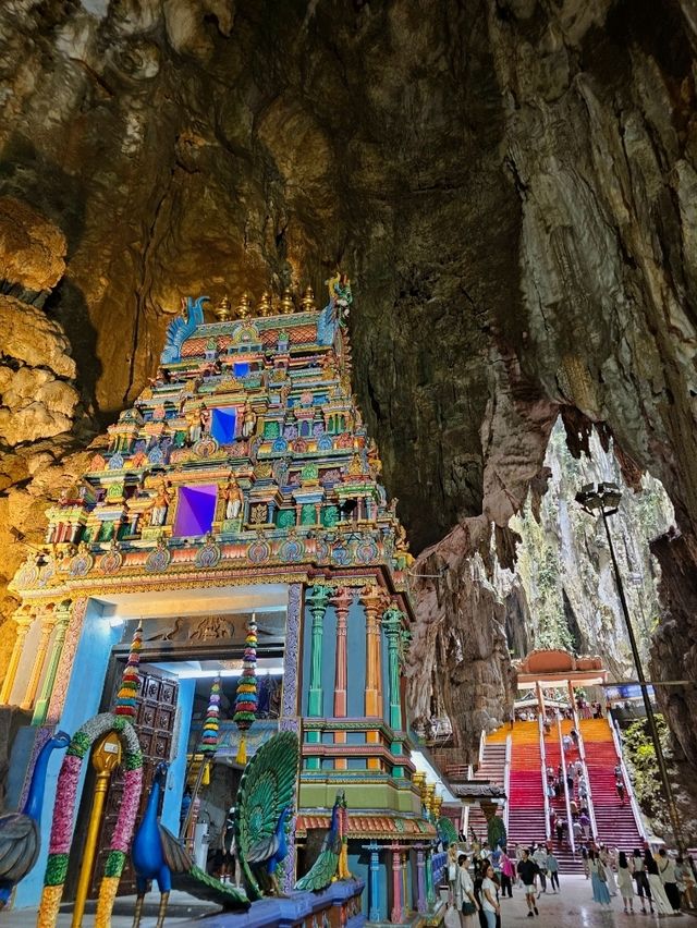 ⛰️ Batu Caves – A Spiritual and Cultural Landmark