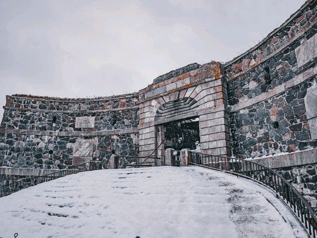 ❄️ Winter at Suomenlinna – A Snowy Island Escape from Helsinki ❄️