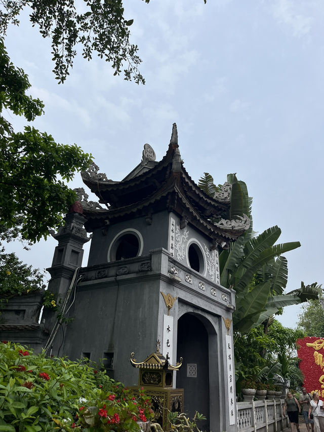 🐢✨Temple by the Lake: Ngọc Sơn Temple 🌊🏯 🐢✨Temple by the Lake: Ngọc Sơn Temple 🌊🏯