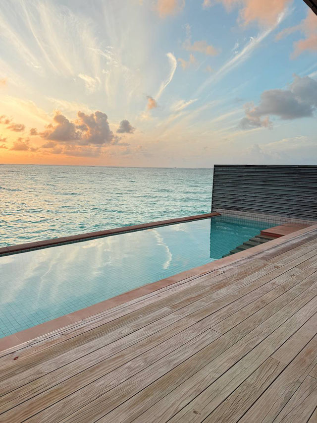 TOP 5 HOTELS IN THE MALDIVES