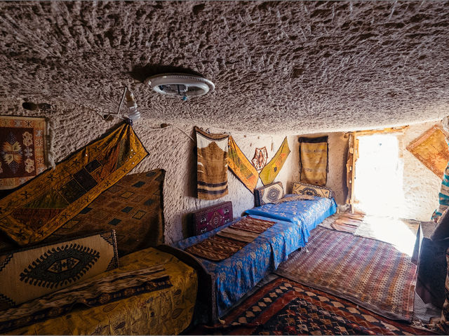 Дом в скале: где кухня пахнет камнем и кофе