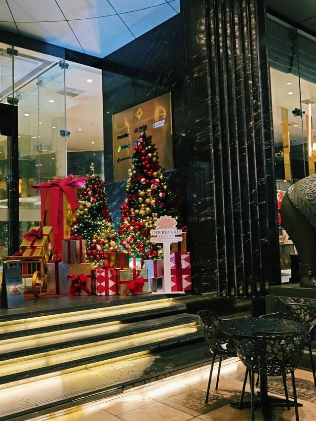 A Christmas miracle at The Reverie Saigon 🎄✨ A Christmas miracle at The Reverie Saigon 🎄✨
