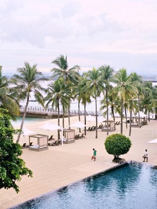อัญมณีเลอค่าแห่งชายฝั่ง Samal: เมื่อความหรูหราสอดประสานเป็นหนึ่งเดียวกับธรรมชาติ