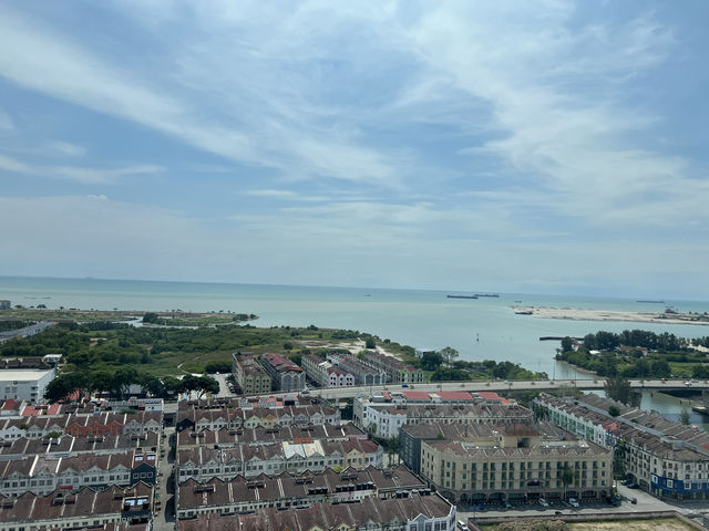 登上馬六甲旋轉塔，俯瞰馬六甲海峽和城市
