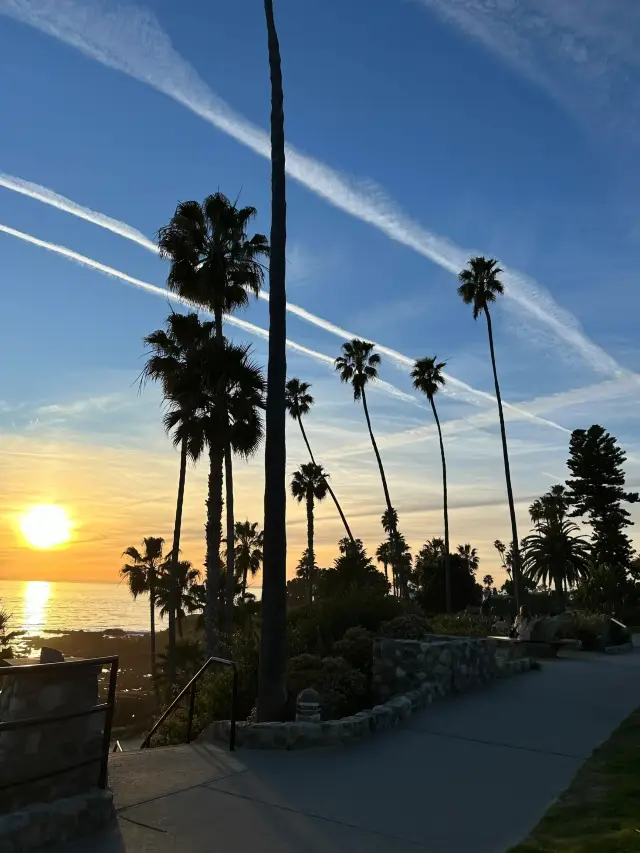 You can always trust the beaches and sunsets of California