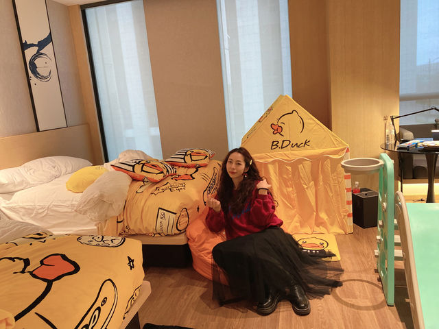 來滴水湖親子遊，住萬楓親子房，歡樂翻倍