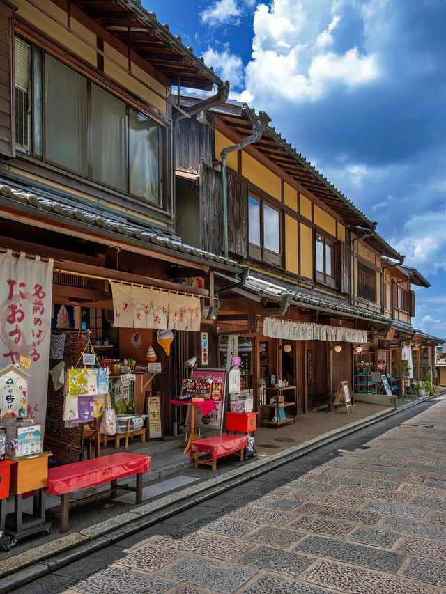 穿梭在京都古老街區，感受時光流轉
