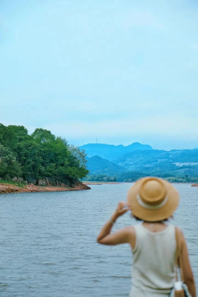 成都1h|開車直達的夏日湖畔露營地！