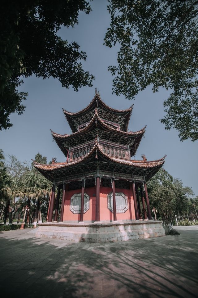 雲南小眾旅行攻略，蒙自City Walk從裡開始