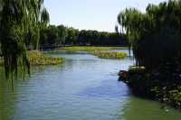 北海公園濠濮間，內裡有乾坤