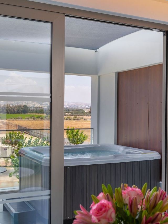 🌟 Paphos Paradise: Top Hotel Picks for Your Getaway 🌴