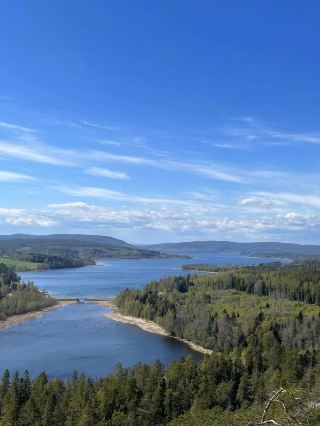 Gullvik and Vikbottberget are beautiful attractions in the High Coast area! Gullvik Beach has a large campsite.