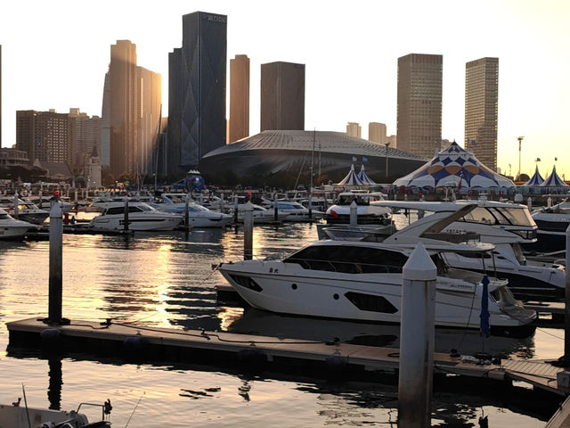 大連東港碼頭：玩海上運動和看海邊夕陽。