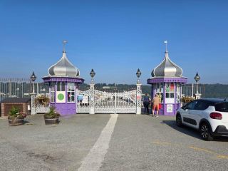 Bangor, Wales: Natural beauty, cultural town.