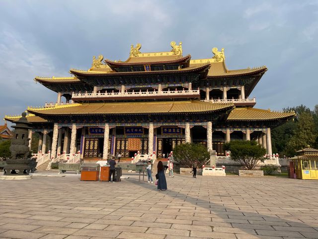 鞍山玉佛寺｜靈玉聖境中的禪意漫遊奇旅！。