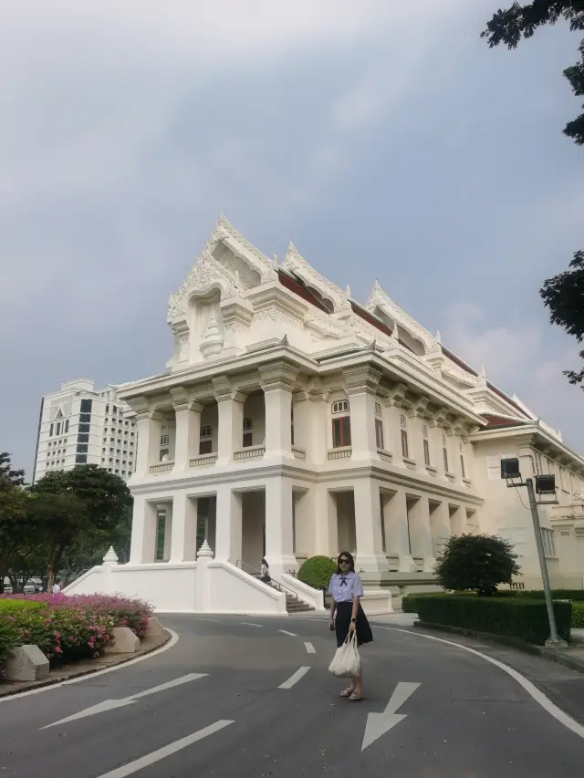 試下喺泰國曼谷着校服奔赴我嘅青春「周杰倫」