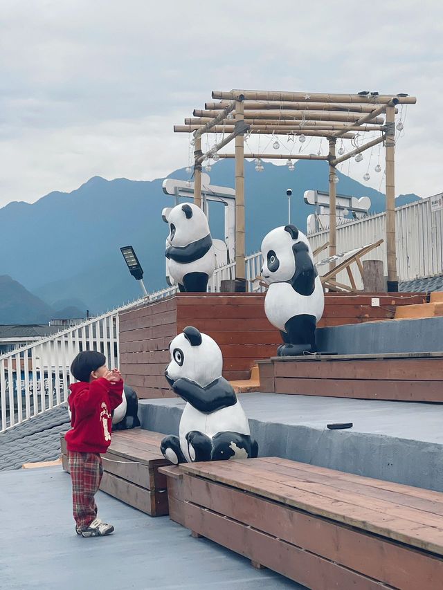 都江堰就住這兒，露營、泡湯、上房揭瓦