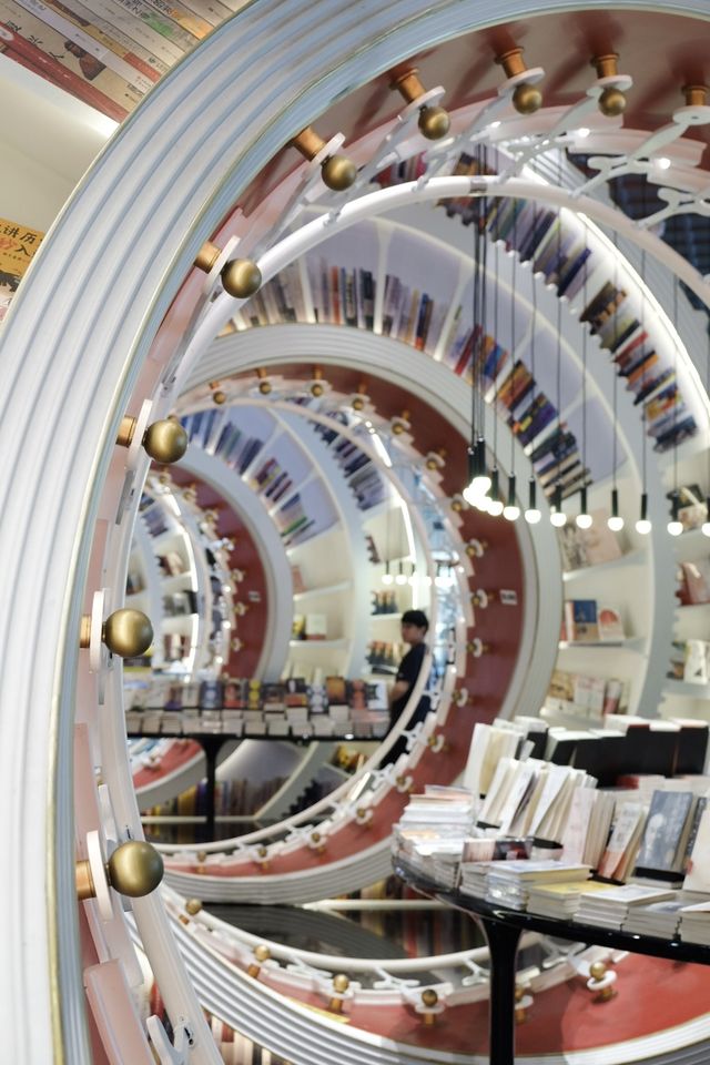 必打卡人氣熱點｜宛如時空隧道的書店