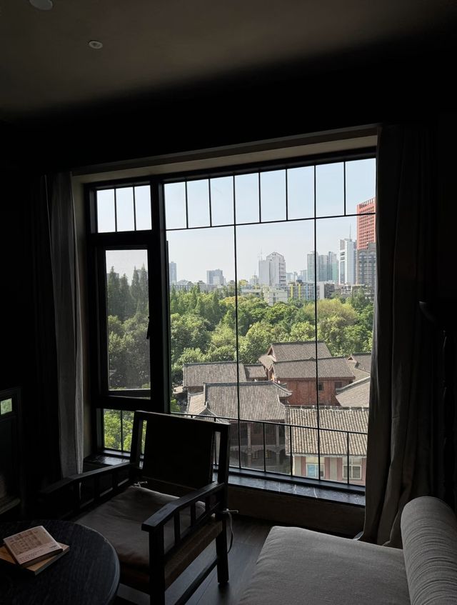 我唔允許嚟成都旅遊嘅每個人錯過呢間酒店!