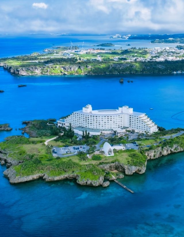 闖入沖繩果凍海溫柔鄉！住進海上城堡，開啟慵懶度假模式！