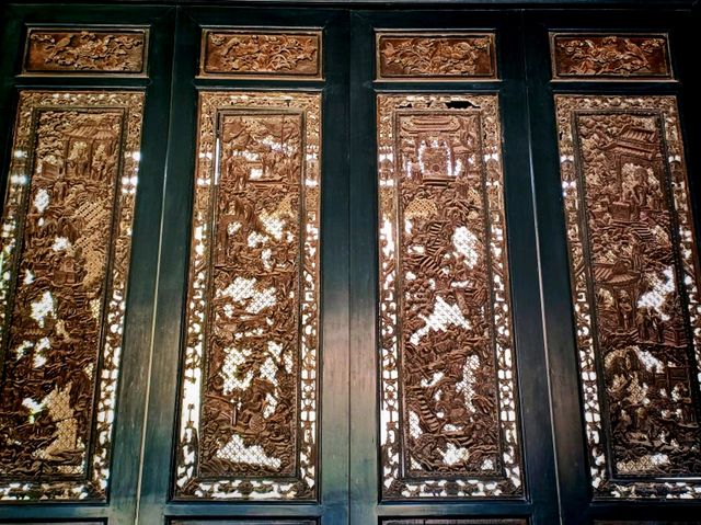 Guangdong Ceramic and Wood Carving Art
