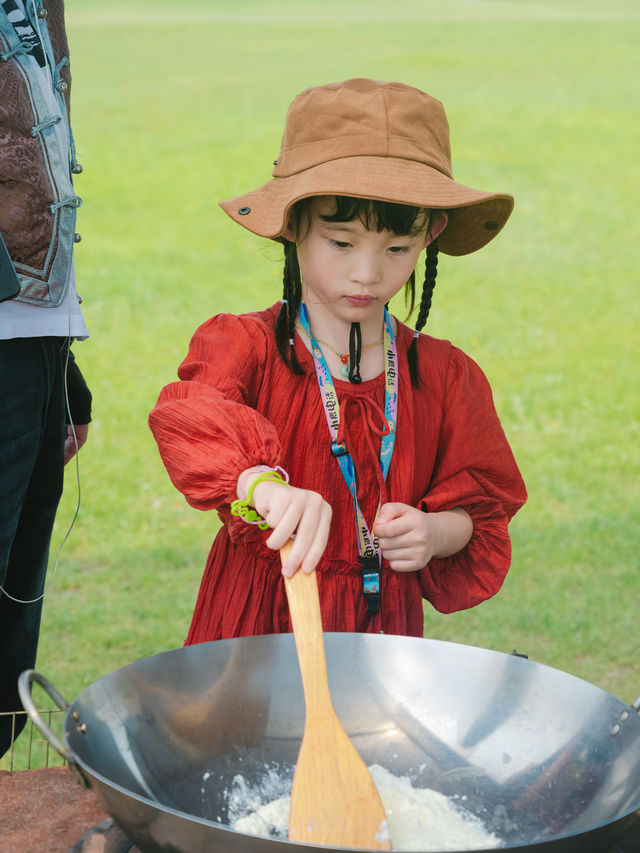 住進湖景蒙古包，給孩子一場會呼吸的成長之旅！