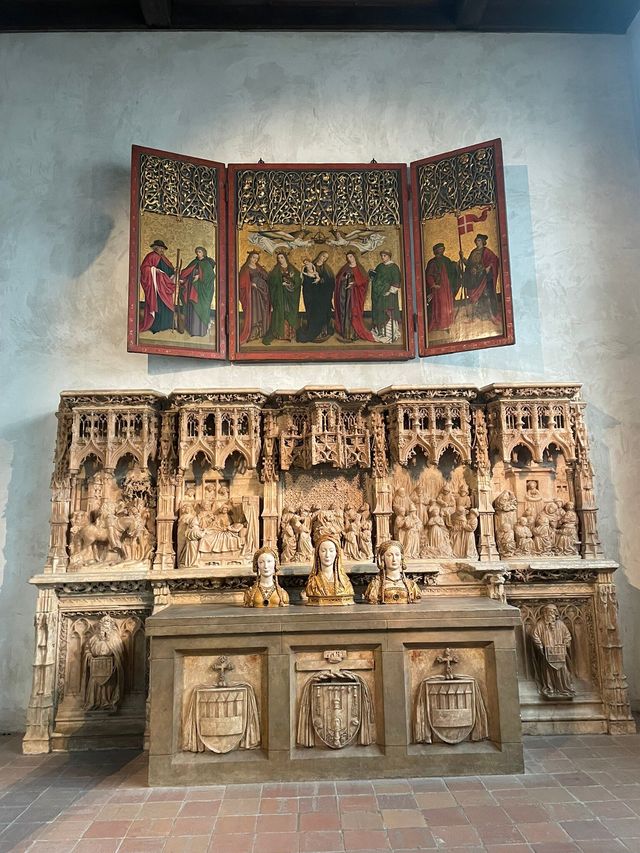 Smooth Visit to the Cloisters