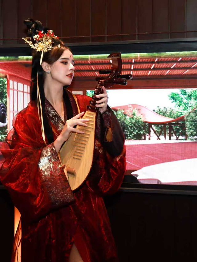 This Immersive Imperial Banquet by the Bund is NEXT LEVEL  This Immersive Imperial Banquet by the Bund is NEXT LEVEL