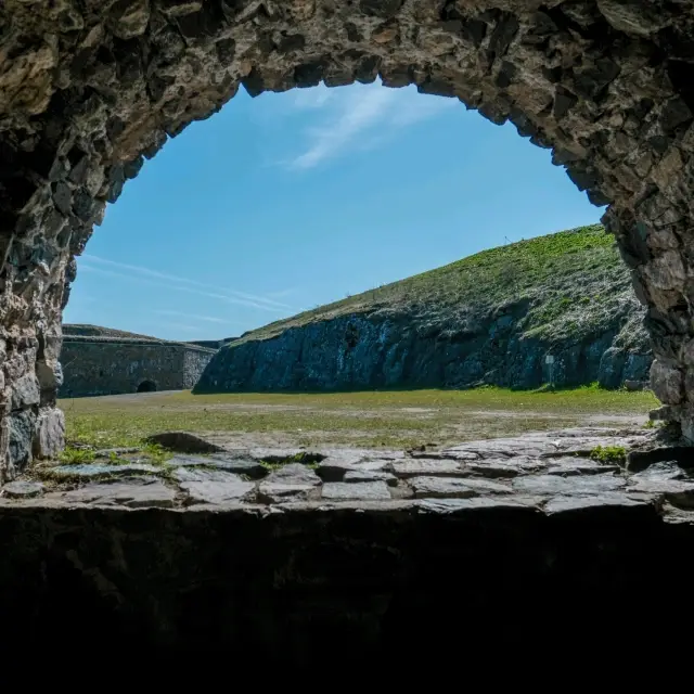 🏰 Suomenlinna Fortress: Where History Meets the Sea