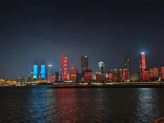 南昌滕王閣夜遊攻略落霞與孤鶩齊飛的絕美夜景